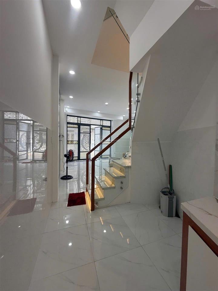 Bán nhà 4mx13m 3 tầng huỳnh thị hai  4,59 tỷ