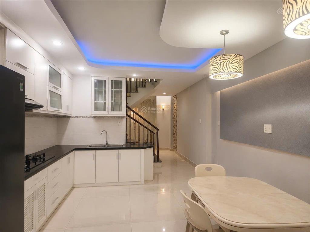 Cần bán nhà trương thị hoa 4,5m x 15m 4 tầng  4,9 tỷ