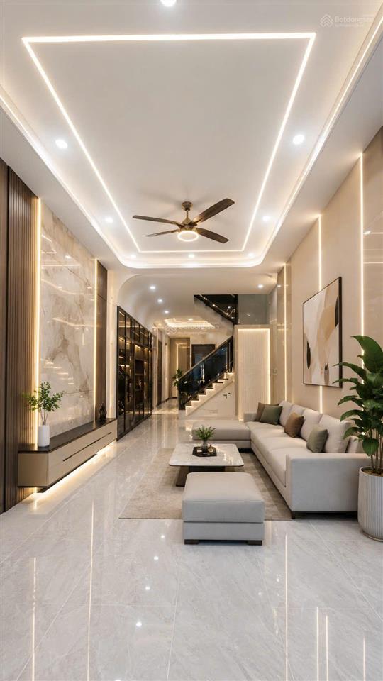 Bán nhà 4mx20m, 5 tầng hxh cách trần thị năm 50m  5,49 tỷ