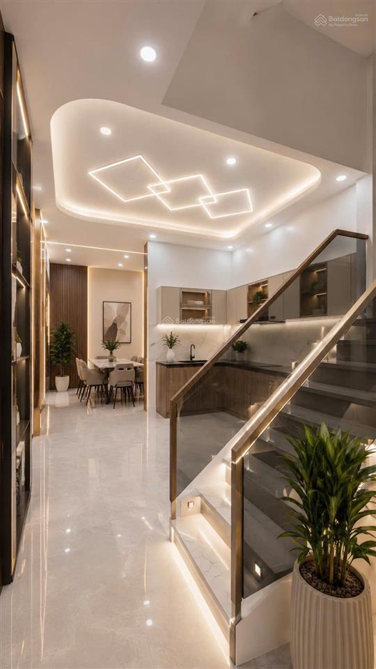 Bán nhà 4mx20m, 5 tầng hxh cách trần thị năm 50m  5,49 tỷ