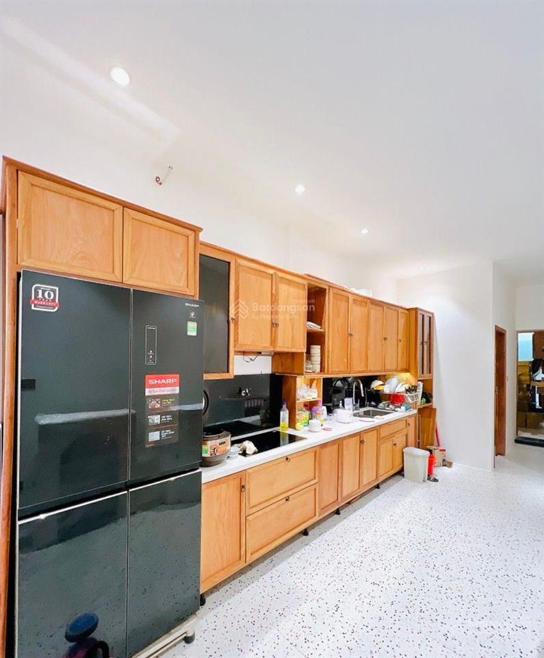 Siêu mẫu chân dài 30m  hẻm ô tô thông  ngay công viên phú nhuận