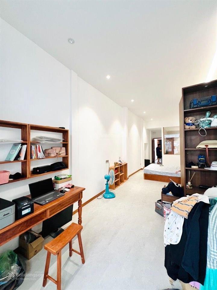 Siêu mẫu chân dài 30m  hẻm ô tô thông  ngay công viên phú nhuận