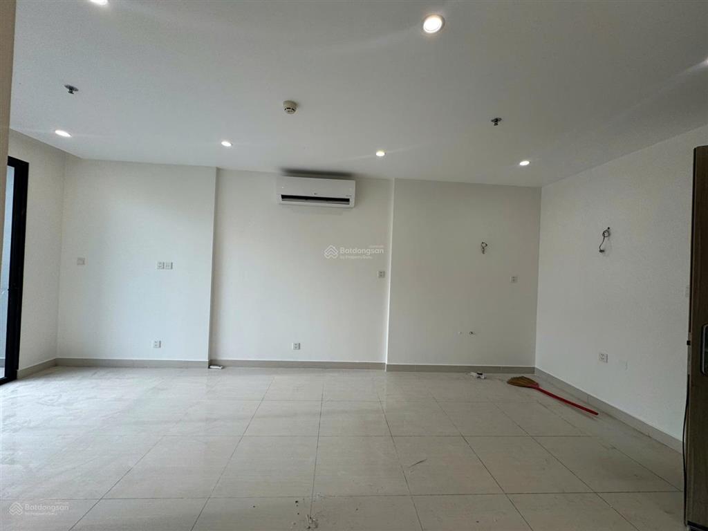 Bán 1pn+ the origami sẵn sổ hồng  giá chỉ 2 tỷ ***  bao thuế phí  hỗ trợ bán vay, hướng tây