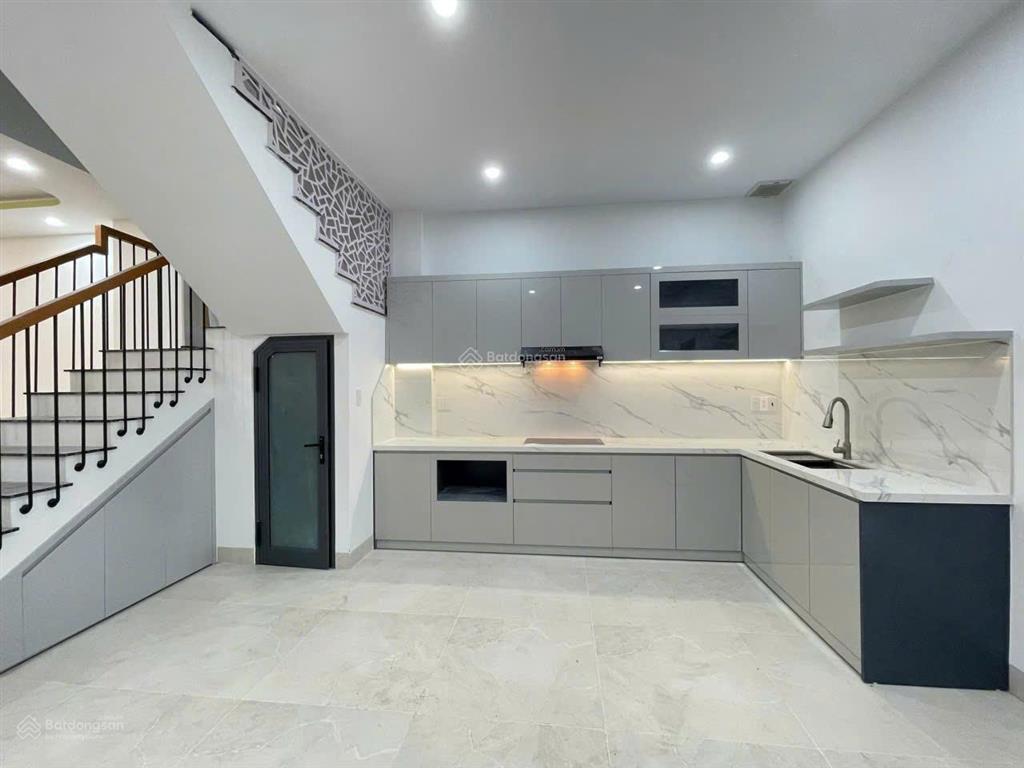 Nhà nguyên căn 4 tầng, 100m2, ở kđt, phường phước long cũ