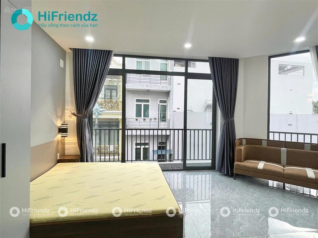 Thuận tiện sân bay, ban công thoáng, nội thất cao cấp