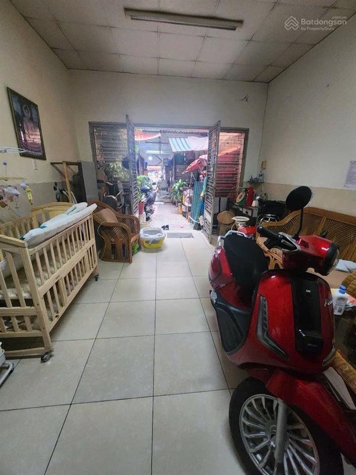 Bán nhà nát 4x38 mặt tiền nguyễn văn cừ, trần hưng đạo quận 5