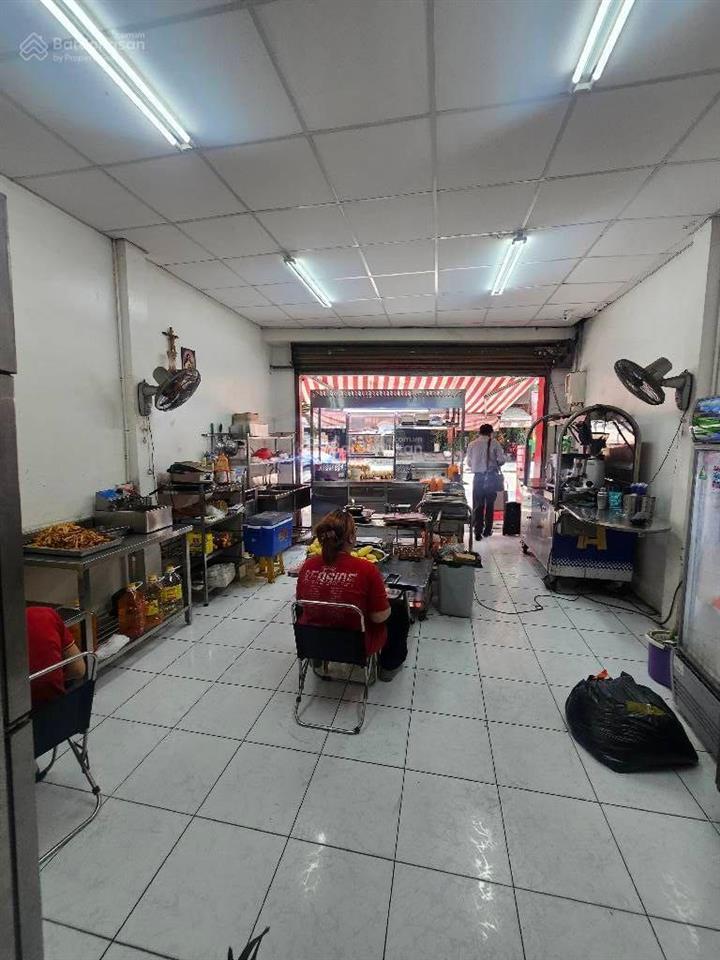 Bán nhà mặt tiền bùi minh trực, 3 tầng 4pn, cho thuê 30tr/tháng. giá 11 tỷ