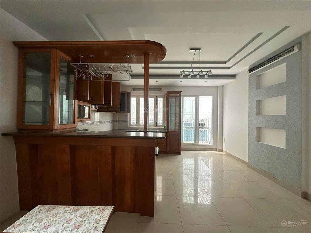 Cho thuê nhà nguyên căn 5 tầng 100m2 ngang 5m. mặt tiền khu thương mại tạ quang bửu