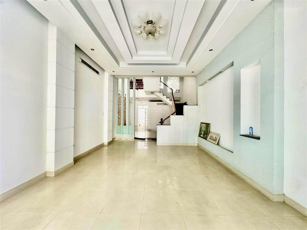 Cho thuê nhà nguyên căn 5 tầng 100m2 ngang 5m. mặt tiền khu thương mại tạ quang bửu