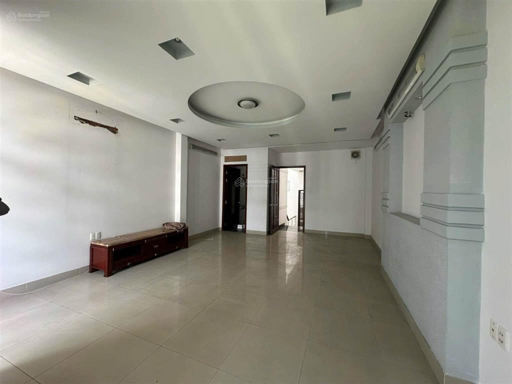Cho thuê nhà nguyên căn 5 tầng 100m2 ngang 5m. mặt tiền khu thương mại tạ quang bửu