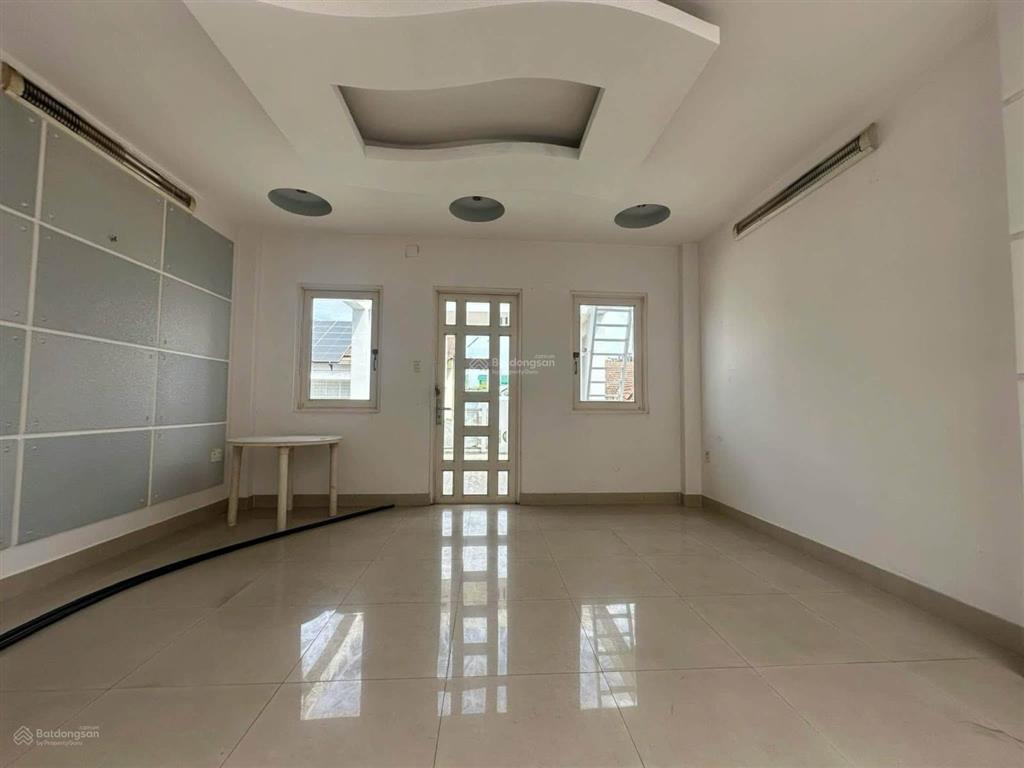 Cho thuê nhà nguyên căn 5 tầng 100m2 ngang 5m. mặt tiền khu thương mại tạ quang bửu