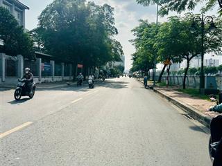 Bán đất mặt tiền 2500m2 (25x90) tương lai 3 mặt tiền, 2 mặt view sông, gần võ văn kiệt quận 8