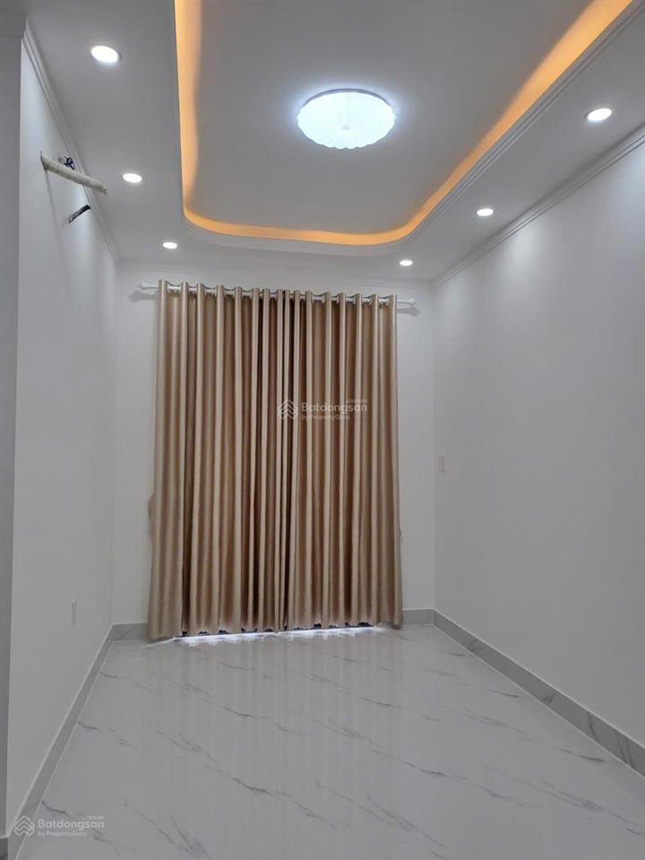 Bán nhà phú mỹ thủ dầu một mới xây 3 phòng ngủ sân xe hơi