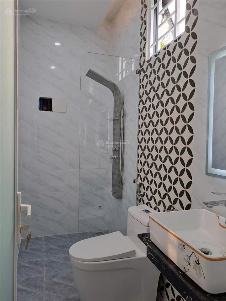 Bán nhà phú mỹ thủ dầu một mới xây 3 phòng ngủ sân xe hơi