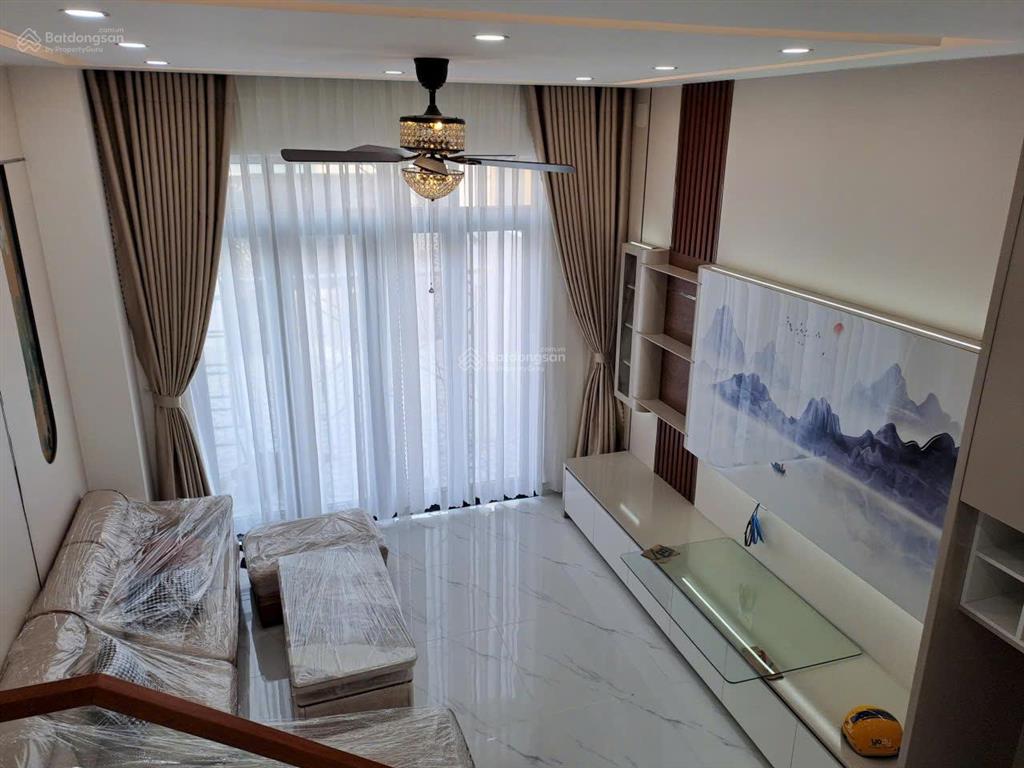 Bán nhà phú mỹ thủ dầu một mới xây 3 phòng ngủ sân xe hơi