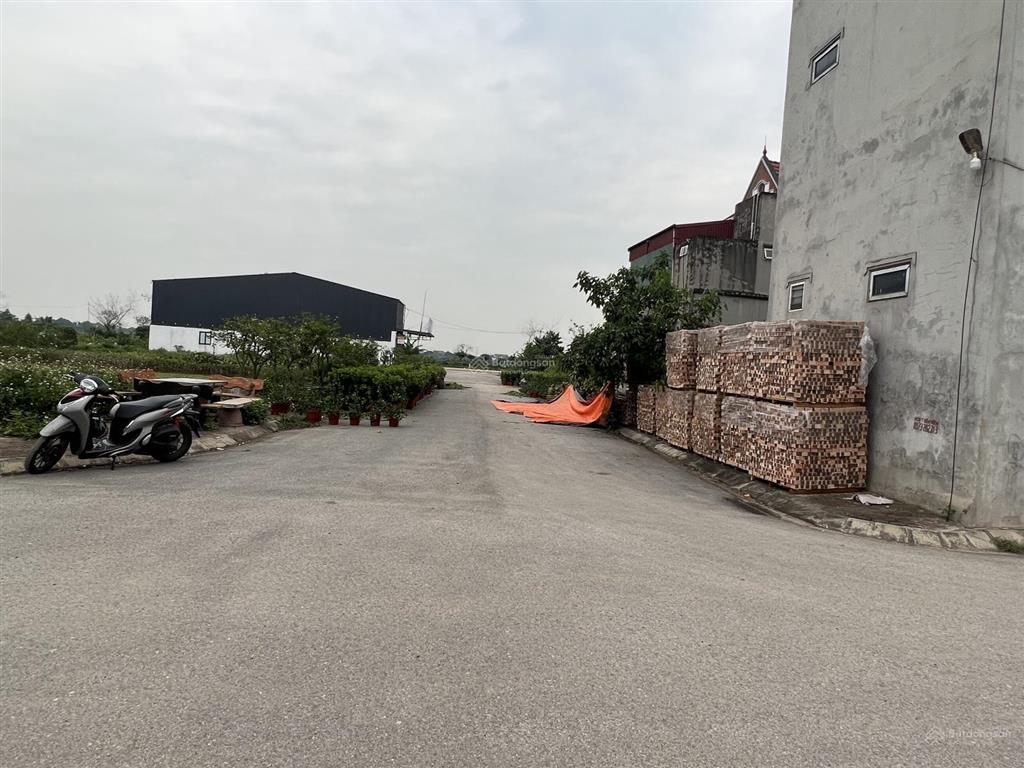 Bán 100m2 đất đấu giá văn giang sát đường vành đai 4 giá 4,8 tỷ có tl nhẹ