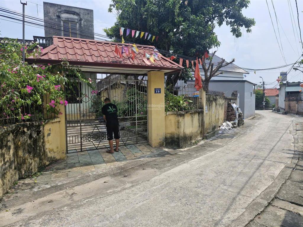 Bán đất 105m2 full thổ cư 2 mặt tiền xã xuân mai hà nội ô tô vào đất