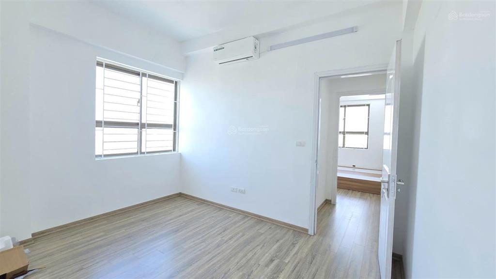 Bán căn góc 69m2 đẹp full đồ mới tại ct4 xa la giá chỉ 4, x tỷ