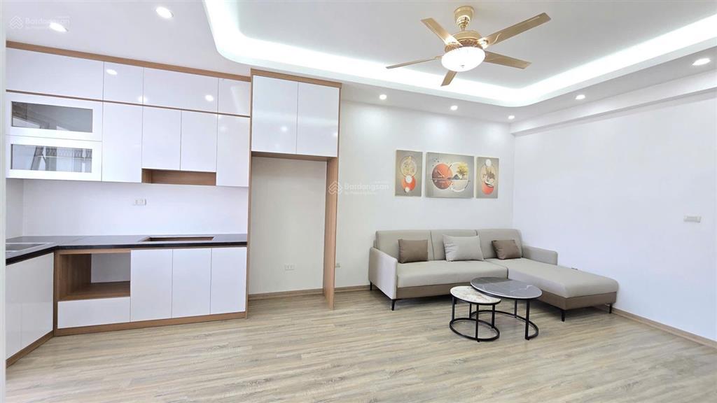 Bán căn góc 69m2 đẹp full đồ mới tại ct4 xa la giá chỉ 4, x tỷ