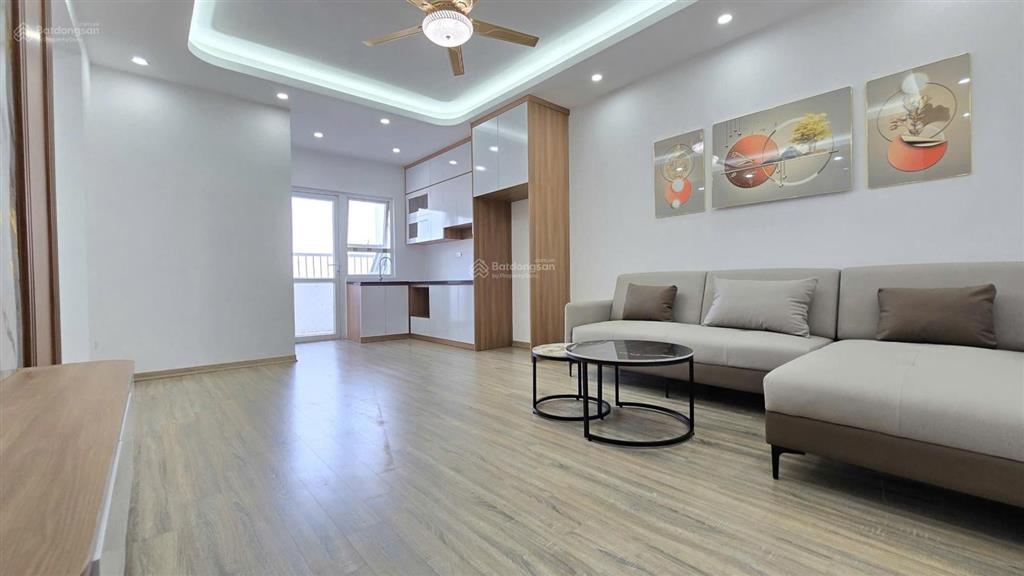 Bán căn góc 69m2 đẹp full đồ mới tại ct4 xa la giá chỉ 4, x tỷ