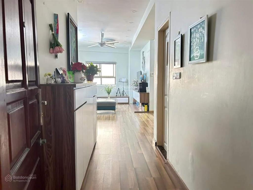 Bán căn hộ 70m2 2pn tại sails tower ban công đông nam