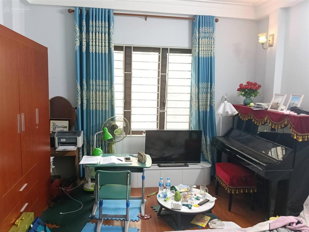 Hơn 8 tỷ dt40m 5 tầng lô góc gần phố dân xây tiện ích  mỗ lao hà đông khu hiếm nhà bán