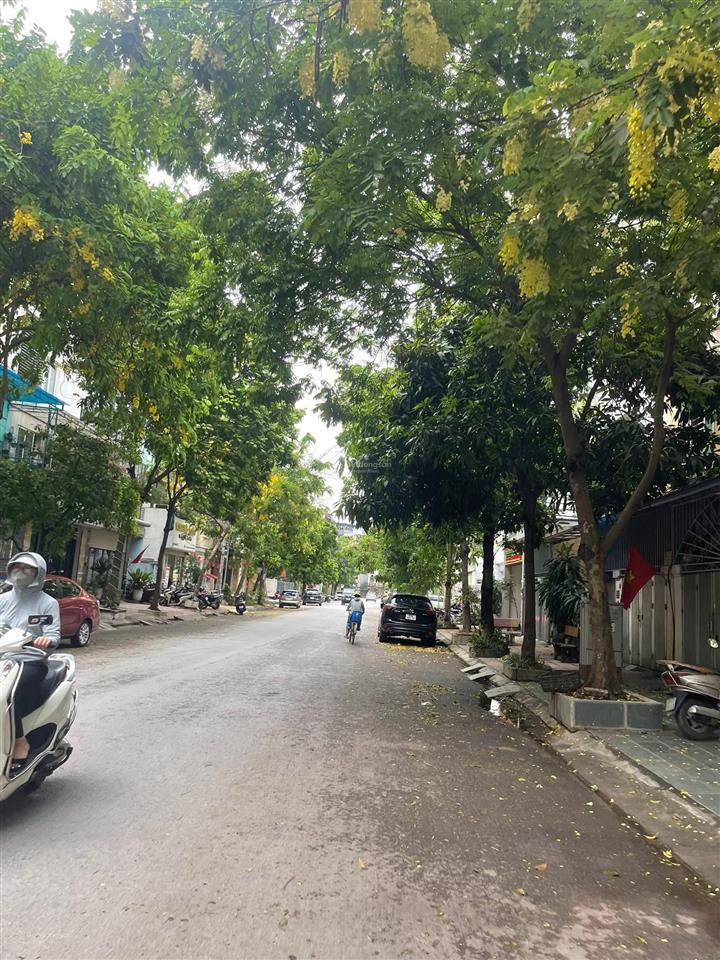 Bán nhà 83m4 tầng mt5m  văn khê hà đông phân lô vỉa hè oto tránh không lỗi lầm kinh doanh