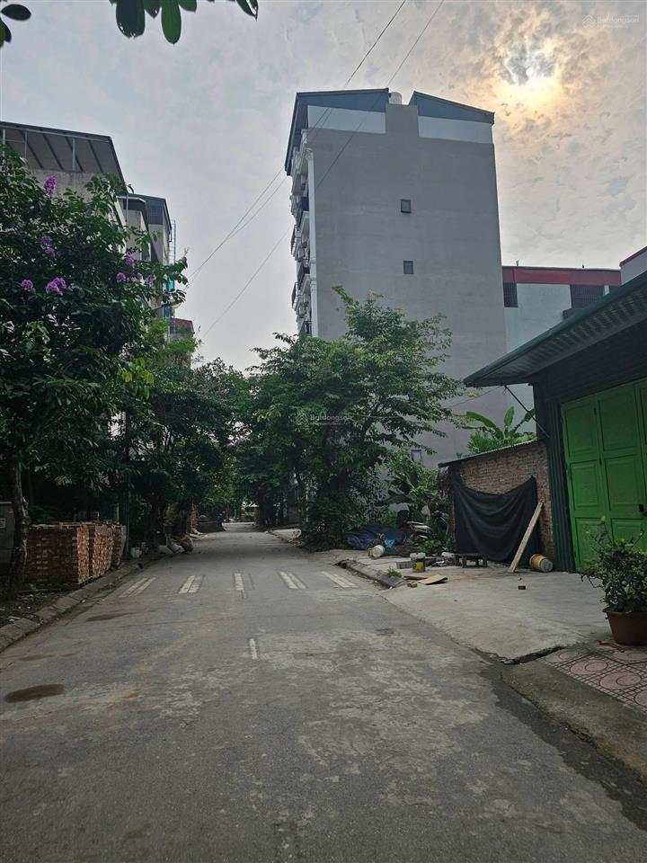Bán mảnh đấy dv yên nghĩa phân lô  vỉa hè xây 7tầng thang máy ở sướng dt50mmt4m giá 10.x tỷ