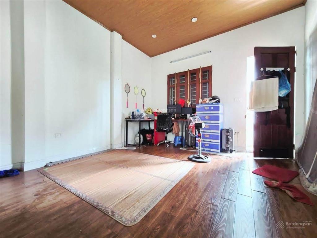 Bán nhà 4 tầng dt40m phố tô hiến thành hà đông phân lô  5 m ra oto ngõ 3m thoàng trước sau