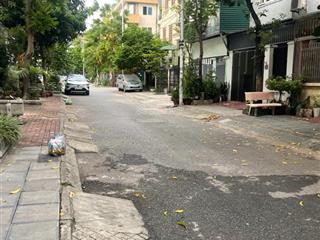 Bán gấp nhà 83m 5tầng văn khê hà đông vị trí đẹpvỉa hè siêu rộngnội thất cao cấp giá 18,9 tỷ