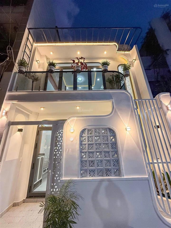 Bán nhà lê lai, gò vấp 48m2 có nội thất, cách sân bay 10p, cho thuê tốt