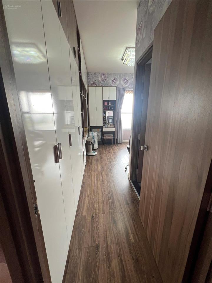 Bán căn hộ sân vườn 75m2 + 40m2 sân vườn giá chỉ 5.470 tỷ, sổ hồng sẵn. full nội thất gỗ dính tường