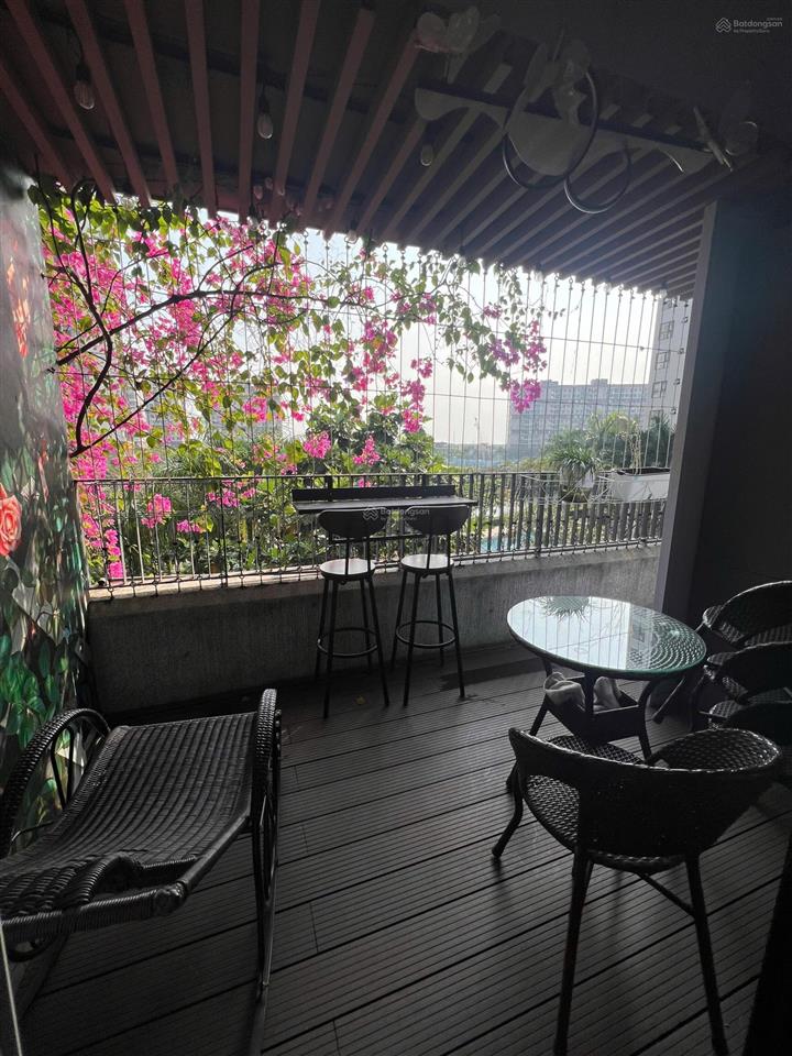 Bán căn hộ sân vườn 75m2 + 40m2 sân vườn giá chỉ 5.470 tỷ, sổ hồng sẵn. full nội thất gỗ dính tường