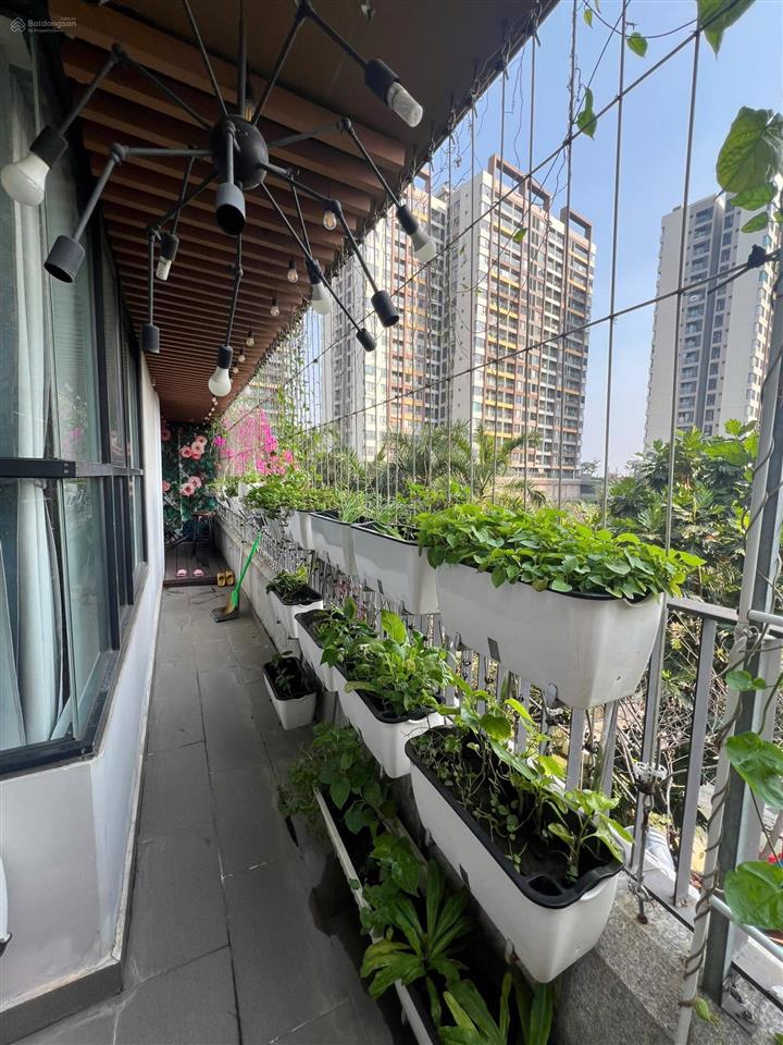 Bán căn hộ sân vườn 75m2 + 40m2 sân vườn giá chỉ 5.470 tỷ, sổ hồng sẵn. full nội thất gỗ dính tường