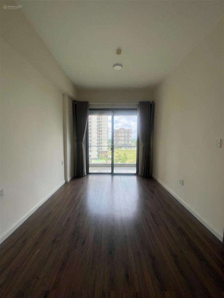 Cho thuê căn 72m2  2pn mizuki park giá 9tr có 2 máy lạnh, máy nước nóng, rèm
