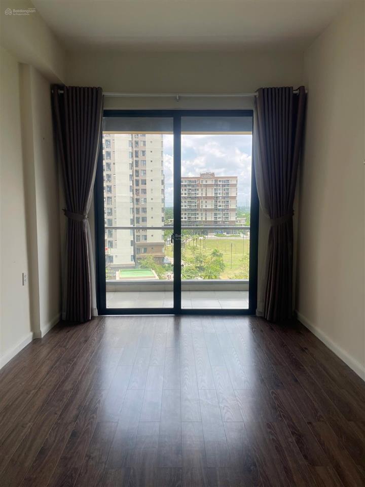 Cho thuê căn 72m2  2pn mizuki park giá 9tr có 2 máy lạnh, máy nước nóng, rèm