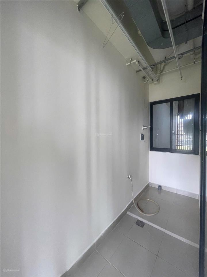 Cho thuê căn 72m2  2pn mizuki park giá 9tr có 2 máy lạnh, máy nước nóng, rèm
