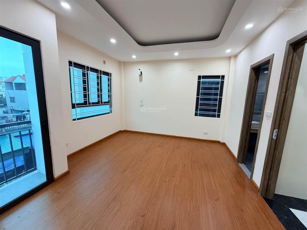 Bán nhà 5 tầng ngõ 131 xuân đỗ, long biên diện tích 50m2 x 5 tầng, lô góc, gần trường học, gần chợ