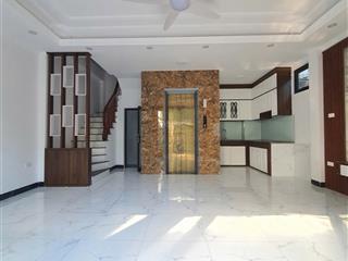 Bán nhà mới ngõ 649/16 bát khối, long biên 45m2 x 6 tầng, lô góc, ngõ thông rộng, gần hồ đầm tranh