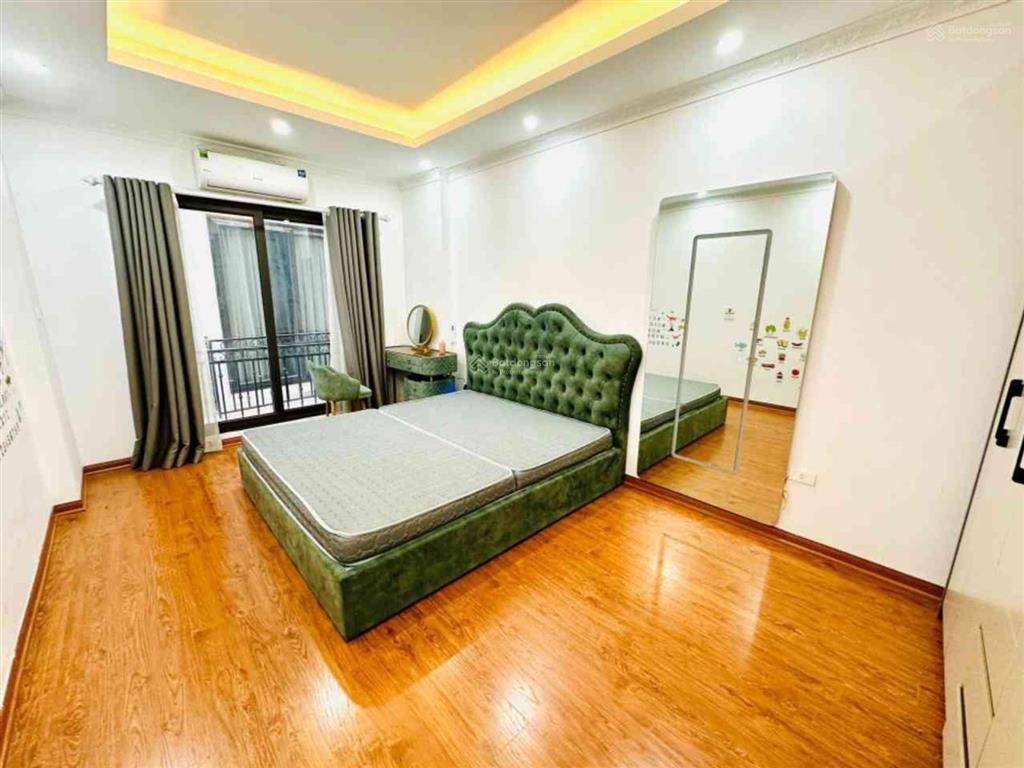 Cần bán nhà mặt ngõ 131/12 xuân đỗ, long biên 45m2 x 5 tầng, mặt tiền rộng, ngõ thoáng, gần trường