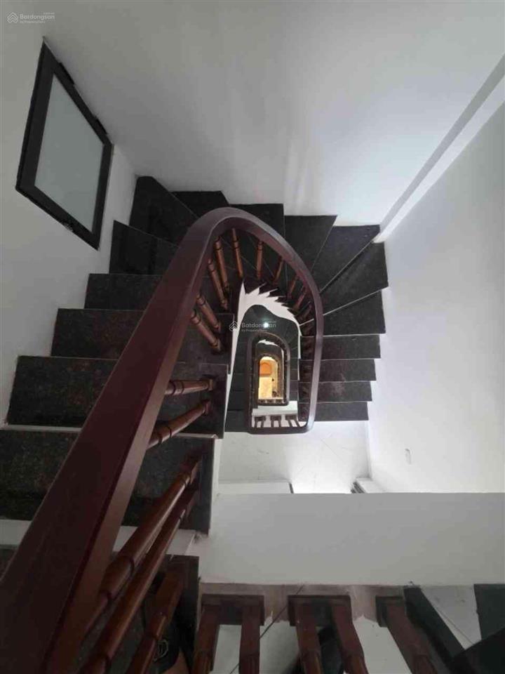 Cần bán gấp nhà mặt ngõ 122 xuân đỗ, long biên 50m2 x 5 tầng, mặt tiền rộng, ngõ thông, ô tô đỗ