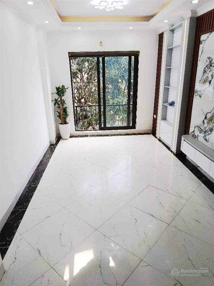 Bán nhà 6 tầng, thang máy, ngõ 565/58 bát khối, long biên diện tích 46m2 x 6t, mặt tiền rộng, ô tô
