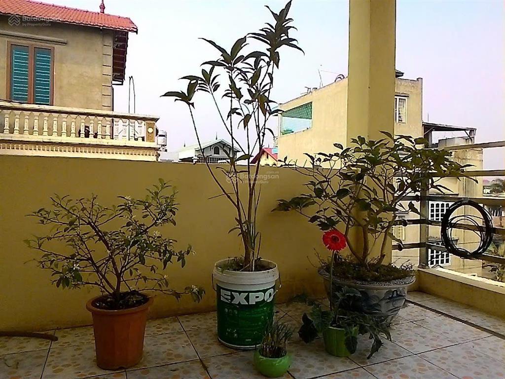 Bán nhà 3 tầng, giá giảm sốc cho nhà đầu tư tại ngõ 691 long biên 51m2 x 3t, ngõ ô tô, tc chỉ 6 tỷ