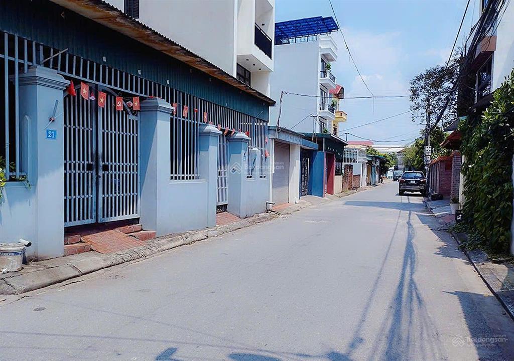 Bán nhà 3 tầng, diện tích 51m2, khuôn tiền 6 tỷ tại ngõ 691 bát khối, ô tô thông, gần cầu thanh trì