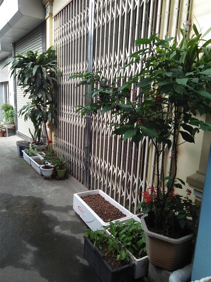 Bán nhà 3 tầng ngõ ô tô thông 2 đầu tại ngõ 691 bát khối, long biên 51m², 2pn 2wc, sổ đỏ sẵn sàng