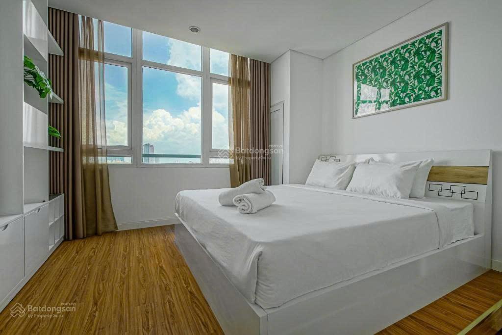 Bán gấp cc đẹp xuất sắc the one sài gòn, 10 tỷ, 2pn + 2wc + đầy đủ tiện ích, giá tốt, full nt !