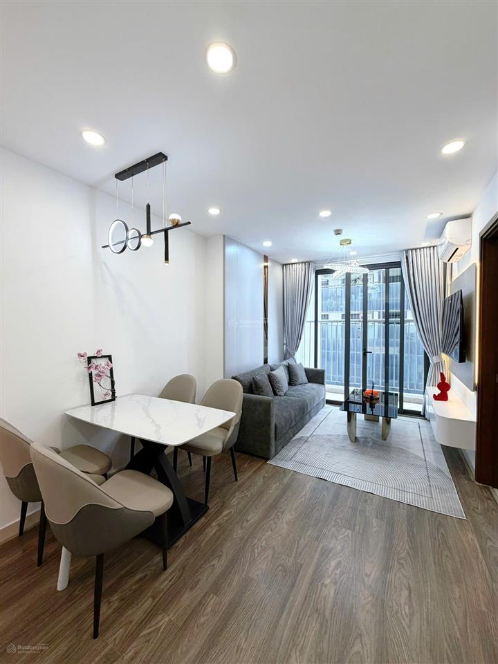 Em huyền chính chủ chuyển công tác cần bán căn 2pn 60m2 nội thất siêu đẹp giá cắt lỗ
