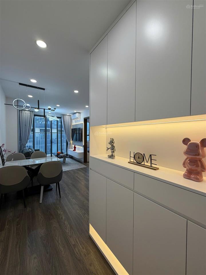Em huyền chính chủ chuyển công tác cần bán căn 2pn 60m2 nội thất siêu đẹp giá cắt lỗ