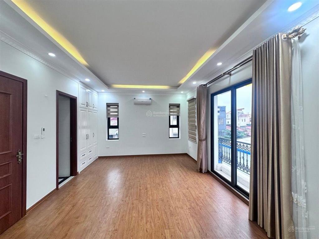 Bán nhà riêng tại nguyễn văn linh, 11,8 tỷ, 50m2, 4pn, 4wc, 6 tầng