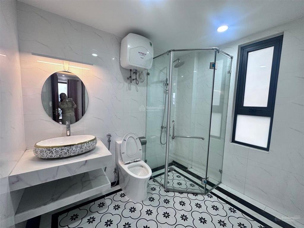 Bán nhà riêng tại nguyễn văn linh, 11,8 tỷ, 50m2, 4pn, 4wc, 6 tầng
